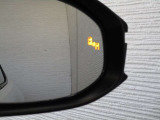 隣車線を走る車両をレーダーで検知し、ドアミラーでは確認しにくい後側方エリアに存在する車両に加え、急接近してくる車両も検知します。車両を検知するとドアミラーに搭載されたLEDインジケーターが点灯します。