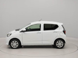 納車の前にはエンジンオイル、オイルエレメント、エアクリーナー、クーラント、バッテリー、ワイパーゴムのチェック又は交換を行います。