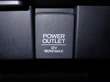 アクセサリーソケット機能付きです。消費電力120W(10A)以下のアクセサリーに、直流12Vの電源を供給します。