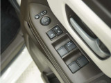 ◆パワーウィンドウスイッチ◆運転席から全席の窓の開閉操作を行うことが出来いつでも換気ができます!
