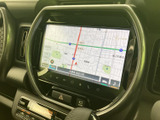 道路や周辺施設が画面上に表示され、現在地を確認しながら目的地までの道順を把握できます。地図の情報が見やすく整理されており、初めての場所へ向かう際にも心強い装備です。