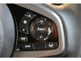 安全運転支援システムHonda SENSINGを搭載。衝突軽減ブレーキや、誤発進抑制機能、アダプティブクルーズコントロール、車線維持など複数の先進技術で安心・快適なドライブをサポートします。