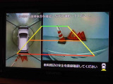 バックガイドモニターを装備しています、車庫入れもラクラクです。パノラミックビューモニターを搭載しています、上からの画像も表示されます。