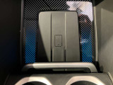 ワイヤレスチャージング Qiに準拠した携帯電話をワイヤレス充電が可能です。iphone等対応。機種により充電できない可能性がございます。