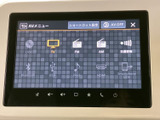 AVメニューからテレビやラジオ、外部機器などの項目を選べる画面です。アイコンが並び、使いたい機能を確認しやすい構成。後退時の映像表示については、画面の切り替わりをご確認ください。