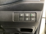 駐車や出庫時に障害物が接近するとお知らせしてくれるパーキングセンサーシステムつき。運転に不安な方でも安心な機能です!