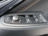 運転席のパワーウインドースイッチ部です。よく触れる場所だからこそ、使用状態があらわれますよね。ぜひこうした所もチェックしてください。