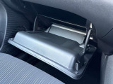 グローブボックスはとっても大きくて使いやすいですよ!他にも収納が充実しているので小物もスッキリ収まりますよ!