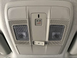 運転席頭上にSOSボタンが付いています。緊急時に24時間オペレーターが対応いたします。車のGPSをキャッチするので事故の地点を調べる必要もございません!