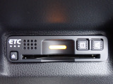 ■【ETC車載器】が装備されています。セットアップをしてお渡しとなり、ETCカードを差し込むだけで高速道路の利用が可能です。