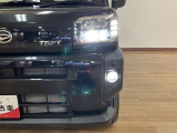 LEDヘッドライト&LEDフォグランプを装備!白く明るい光で暗い道の運転も安心です♪