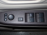 全てのドアガラスを運転席での操作が可能!窓を開けて走るドライブも気持ちがいいですよね!!♪
