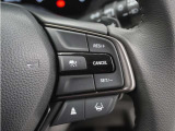 ◆アダプティブクルーズコントロール◆予め設定した車速内でクルマが自動的に加減速。前走車との適切な車間距離を維持しながら追従走行します。