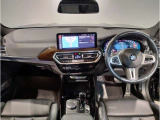 ☆センターパネルを運転席側に僅かに傾けたBMW独特のインパネ☆【駆け抜ける歓び】はここからもスタートしております☆