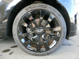 23インチグロスブラック