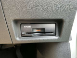スッキリと収まったETC2.0ユニット。 やはり便利さからマストアイテムになってきましたね。