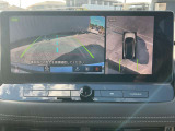 アラウンドビューモニターで車の周囲の情報が室内でわかります。