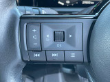 ステアリングスイッチも付いておりますので、運転中でも音量の変更など可能です。