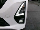 LEDフォグランプ。鮮やかな白光色で明るく照らします。