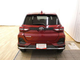 バックカメラが付いているので後方確認が非常にしやすいです。今や運転初心者も熟練者も必須装備!ついていて損はないですね♪