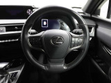 各操作スイッチなどもハンドルから手を放すことなく操作可能で安全運転に支援いたします!