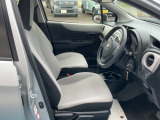 運転席もゆったり乗車できます
