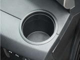 ◆ドリンクホルダー◆手の届きやすい場所にドリンクホルダーがあり、とても便利です。
