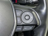 ステアリングスイッチ付き。前方から目を離すことなく操作することが可能です。
