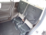 ◆チップアップ&ダイブダウン機構付【ULTR SEAT】は後席座面を左右分割で跳ね上げることができます。トランクで積載できない背の高い荷物をラクラク収納できます。ホンダ車ならではの人気装備です。