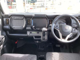 全体を見渡しやすく、広い視界で運転できます。