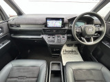 ドライバー目線の画像です。室内や視界もとても広いため運転しやすいですよ。ぜひご来店の際はお掛け下さい。