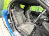 運転席シート廻りは使用感も少なく、良好な状態となっています。丁寧に使われていたことがよくわかりますね。