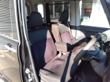 運転席はゆったり座れます