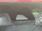 【トヨタセーフティセンス】走行中に前方の車両等を認識し、衝突しそうな時は警報とブレーキで衝突回避と被害軽減をアシスト。より安全にドライブをお楽しみいただけます。