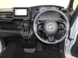 機能的にまとめられた運転席回り。運転しやすさにこだわりました。