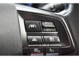 ハンドル右手のスイッチはクルーズコントロールの操作スイッチで、アイサイトと連動し前方車両に追従走行できます