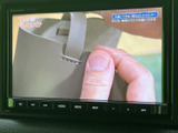 ナビ画面でテレビ番組を視聴できる装備です。目的地に着いて停車している間も映像を楽しめるため、待ち時間を過ごす際にも便利。画面表示で番組の内容を確認しやすいのもうれしいポイントです。