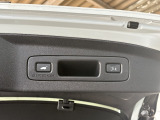 パワーテールゲートでワンタッチでの操作が可能です