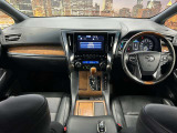 大阪府四条畷市にミニバン車を『お値打ち価格』で展示している良質中古車専門店です。全車、事故歴修復歴なしの車両限定で取り扱い!。関西地域で最もお得な価格かつ最良質車をご提供できるよう努めております。