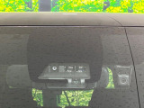 【トヨタセーフティセンス】走行中に前方の車両等を認識し、衝突しそうな時は警報とブレーキで衝突回避と被害軽減をアシスト。より安全にドライブをお楽しみいただけます。