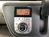 オートエアコンを装着しておりますので車内をお好みの快適な温度に保つことが可能です!