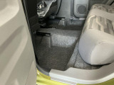 足元は広々♪しっかり内装ルームクリーニングを実施しています。車に自信があるからこそ、是非一度ご来店頂き見てもらえると幸いです。