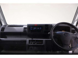 必要な装備を使いやすい位置に配置した機能的な運転席まわり。操作感や車両感覚など、ぜひ運転席に座って確かめてください。