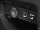 ◆12V電源ソケット◆スマートフォンの充電等にも便利な電源ソケット!使いやすい場所に装備されています。