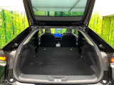 積み下ろしのしやすいデッキにはたっぷりと荷物を積み込んでいただけます。遊びから仕事まで、様々なシーンで頼れます♪
