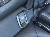 車両の詳細、ご質問につきましては、営業スタッフまでお気軽にご連絡下さいませ。遠方のお客様には実車の詳細動画送信も承ります。お問合せをお待ち致しております。