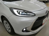 LEDヘッドライトです。デザイン性がよくとても明るいので、夜間の走行や悪天候でも安心です。しかも長寿命!