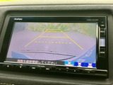 画面には車両後方の映像とガイド線が表示され、周囲の状況を確かめる際に役立ちます。テレビの項目も選択でき、停車中に映像やテレビを視聴したい時にも活用できます。