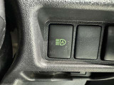 オートマチックハイビームとは、先行車や対向車のライトを認識し、ハイビームとロービームを自動で切り替える機能です。夜道の視界を確保します。詳細は販売店スタッフまでおたずねください。