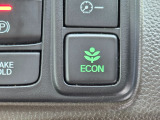 ワンタッチで省燃費走行をサポートするECONスイッチを装備。